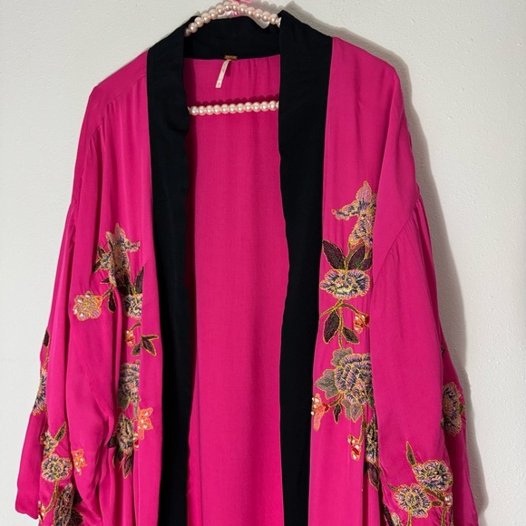 Free People hot pink embroidered floral long kimono size XS/S - Picture 2 of 16